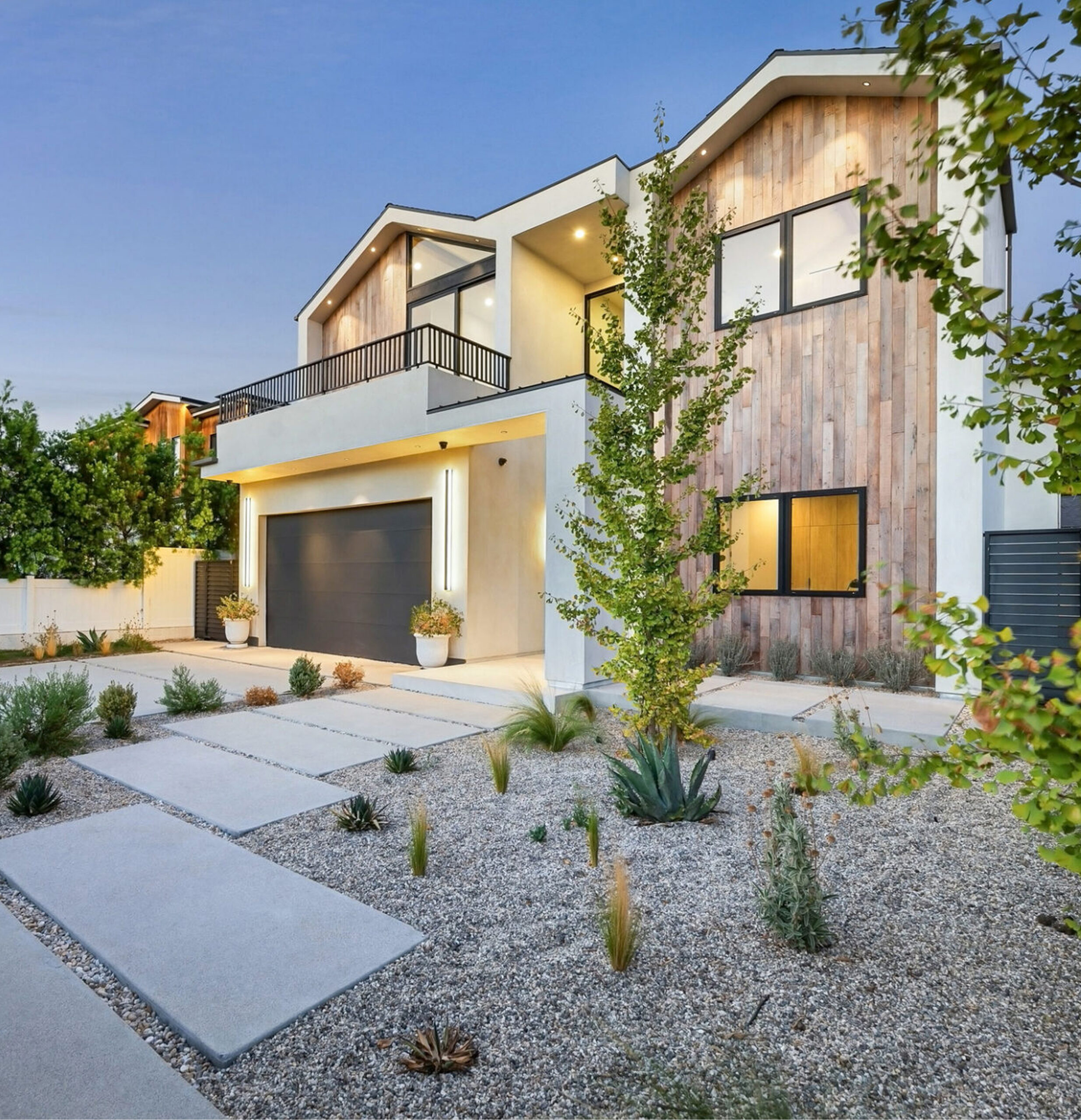 Luxury home for reverse mortgage services